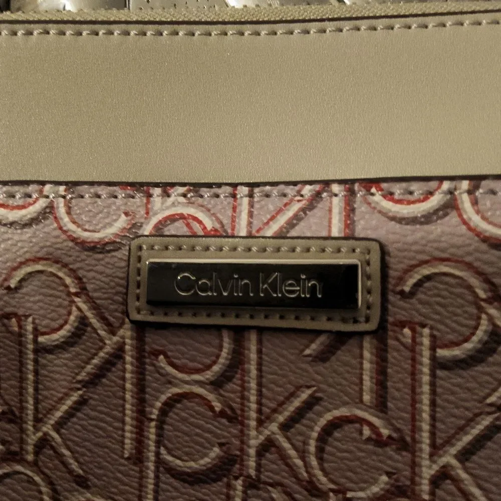 NWT CALVIN KLEIN WRISTLET,perfect for summer,  and authentic